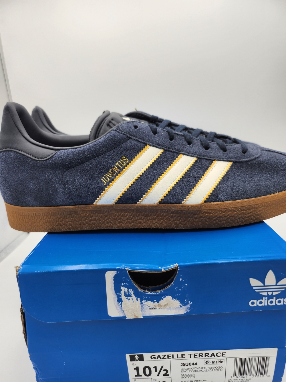 Adidas Gazelle Terrace JS3044 Juventus Sneakers Size: 10.5M NWT - Picture 6 of 9